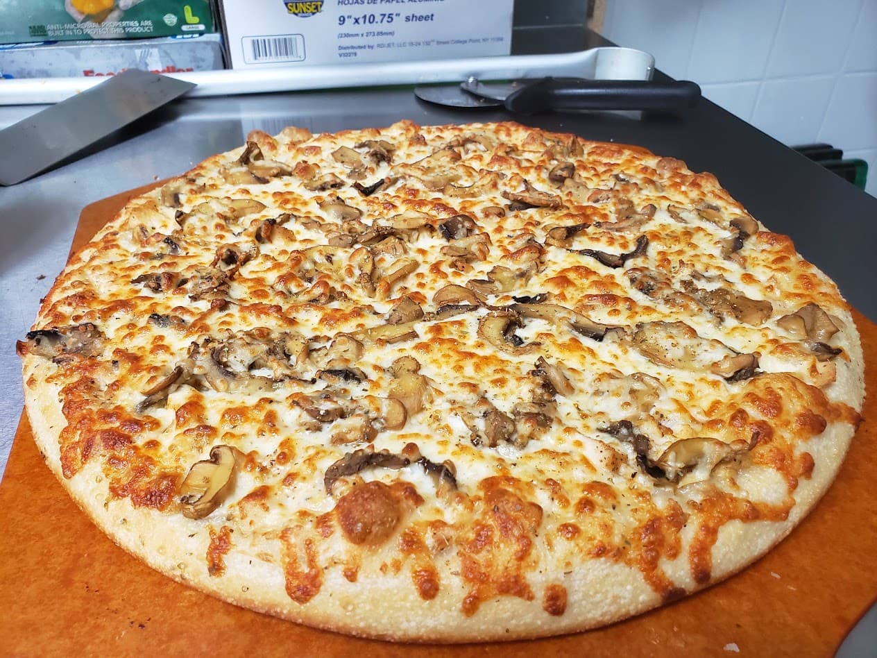 Alfredo Chicken Pizza (M 12")